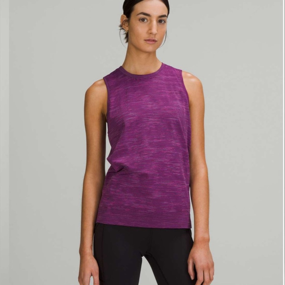 Lululemon Swiftly Relaxed Muscle Tank Top
Stripe Vivid Plum Black / Vivid Plum